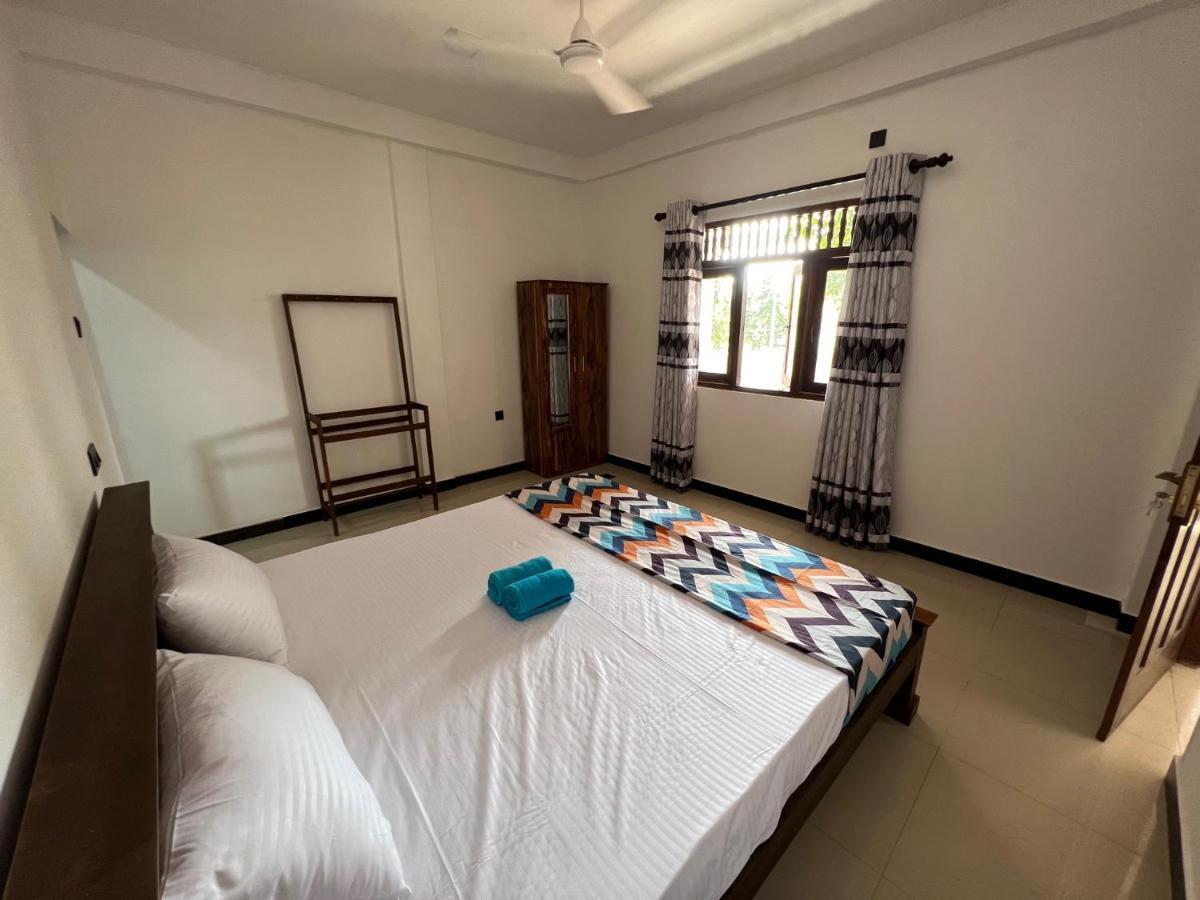 Mrmango Weligama Apartment Bagian luar foto