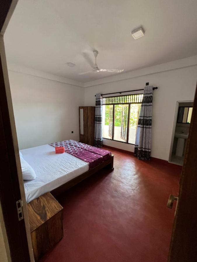 Mrmango Weligama Apartment Bagian luar foto