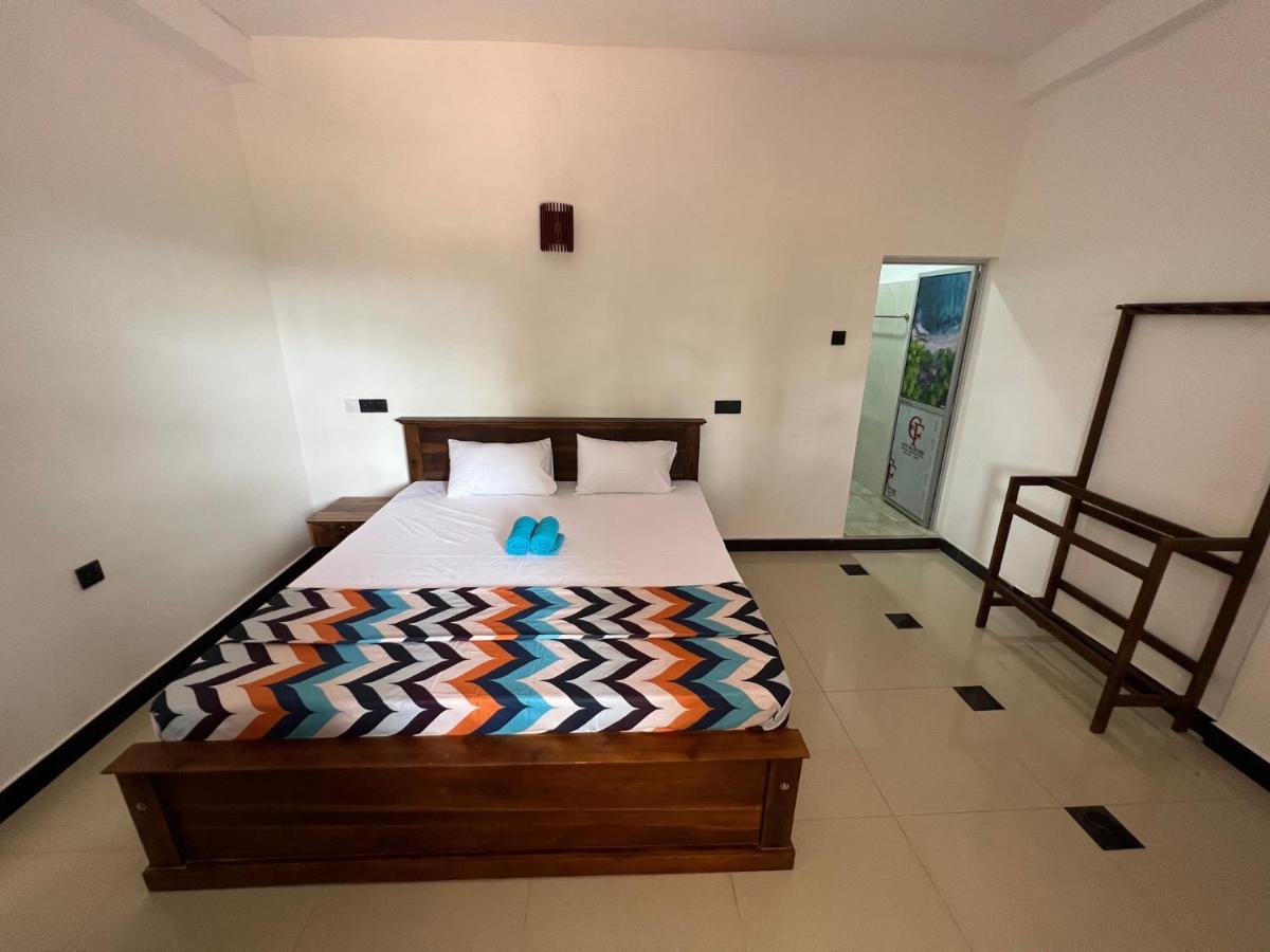 Mrmango Weligama Apartment Bagian luar foto