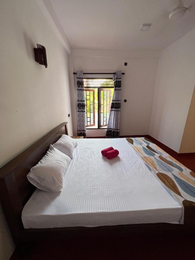 Mrmango Weligama Apartment Bagian luar foto