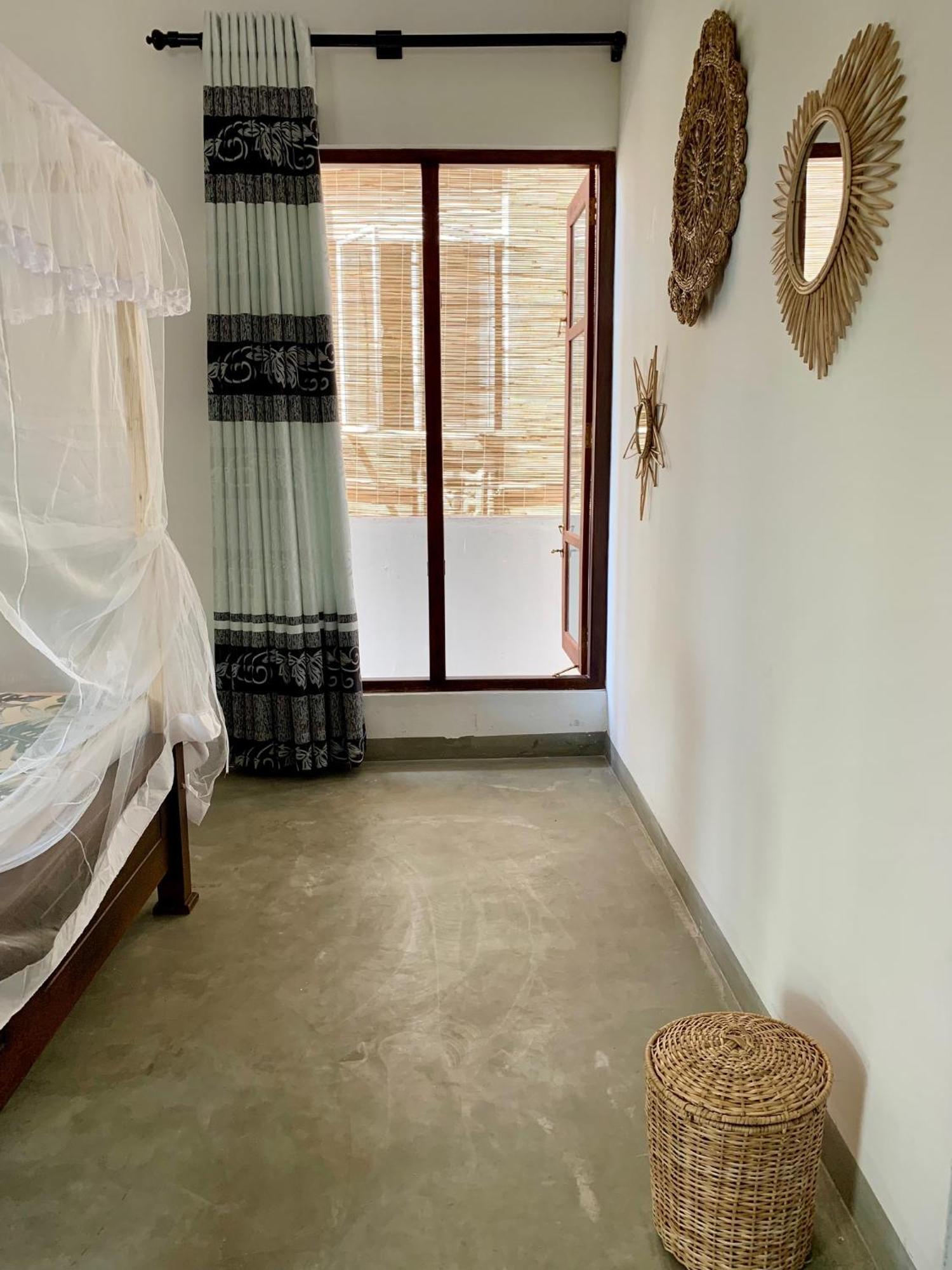 Mrmango Weligama Apartment Bagian luar foto