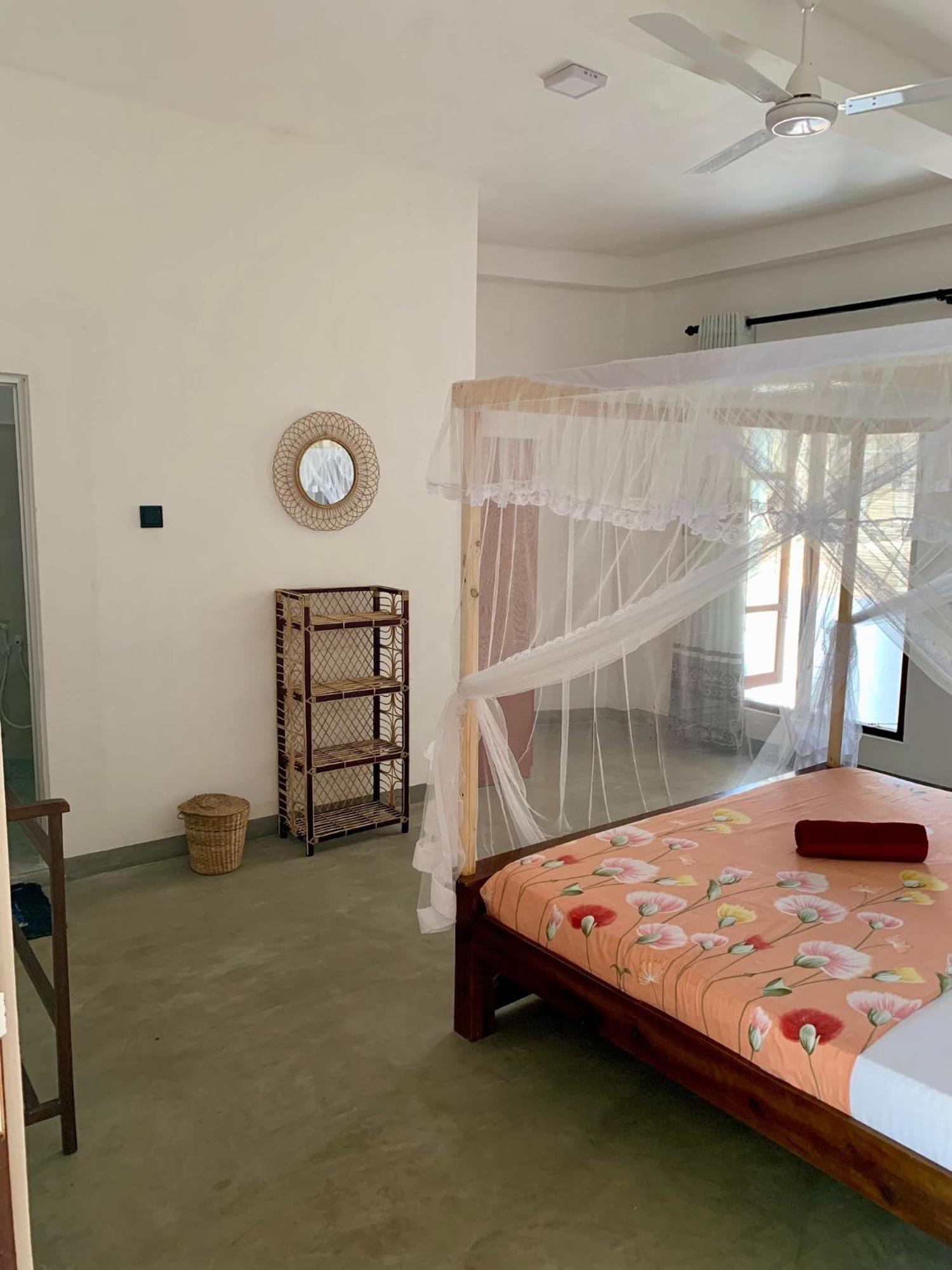 Mrmango Weligama Apartment Bagian luar foto