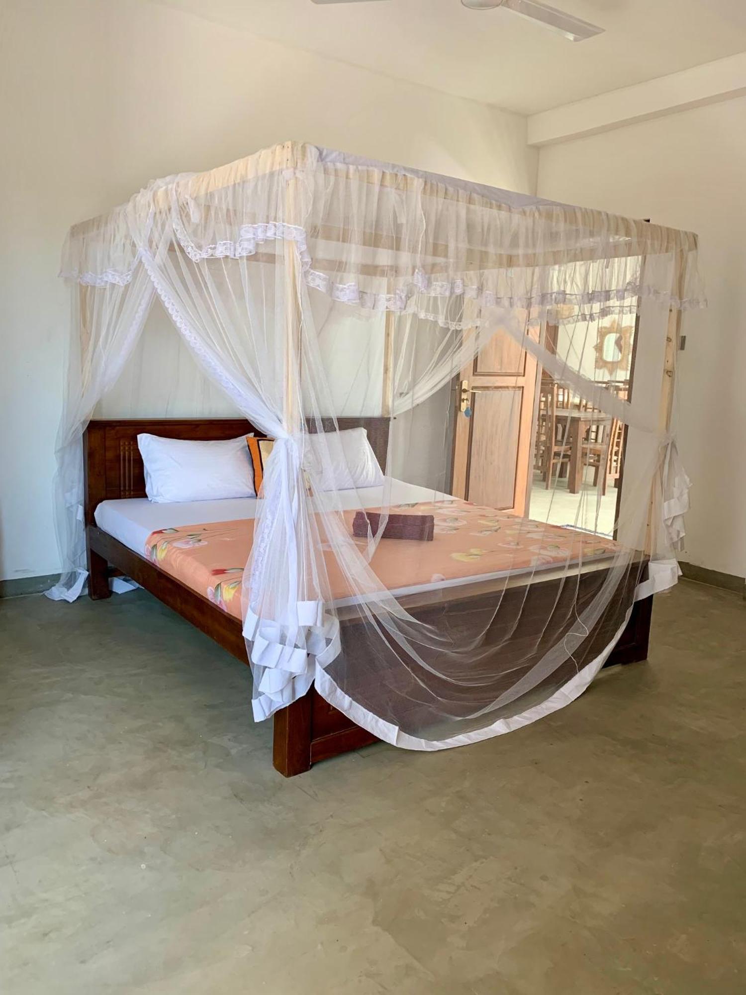 Mrmango Weligama Apartment Bagian luar foto
