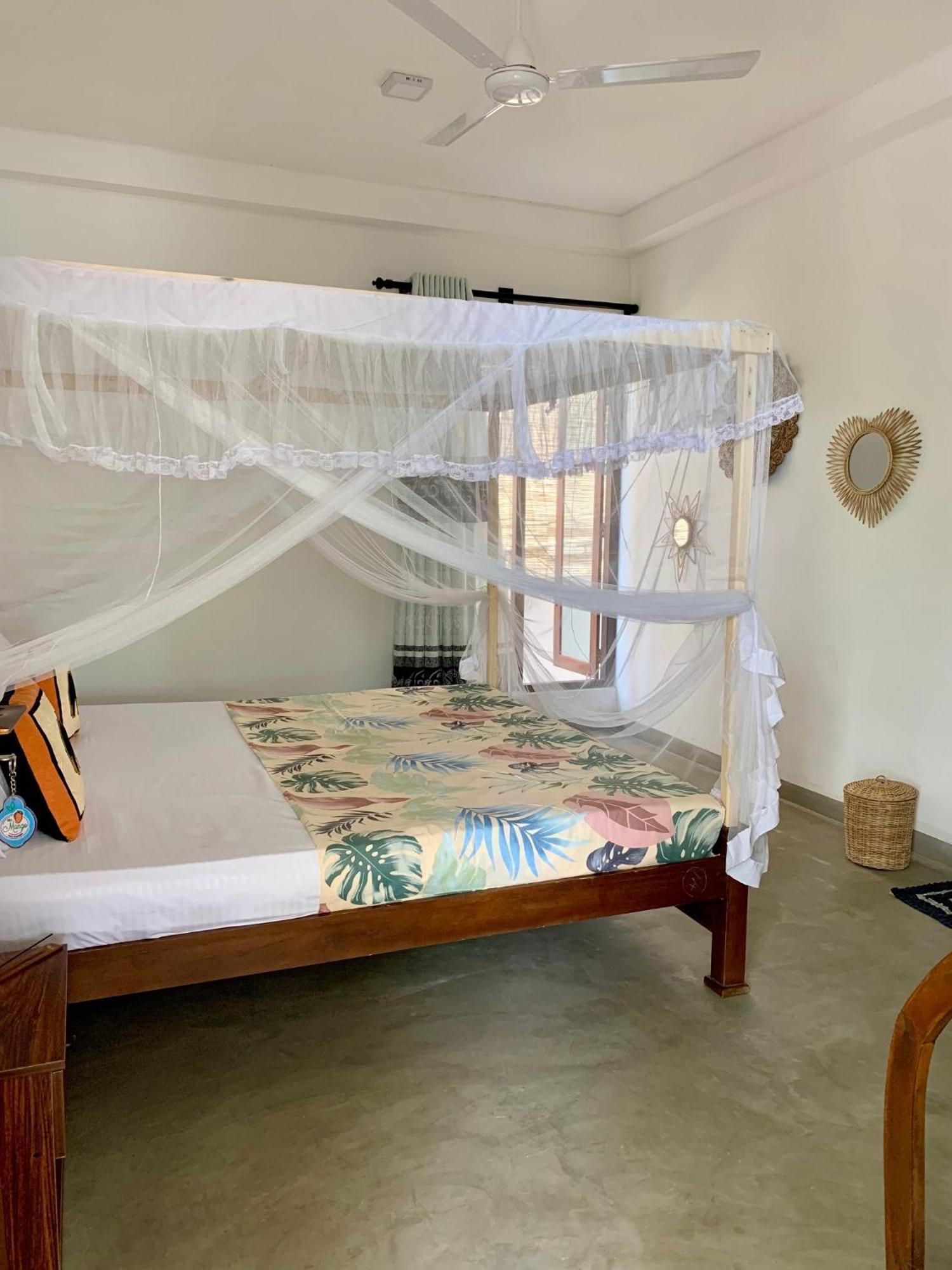 Mrmango Weligama Apartment Bagian luar foto