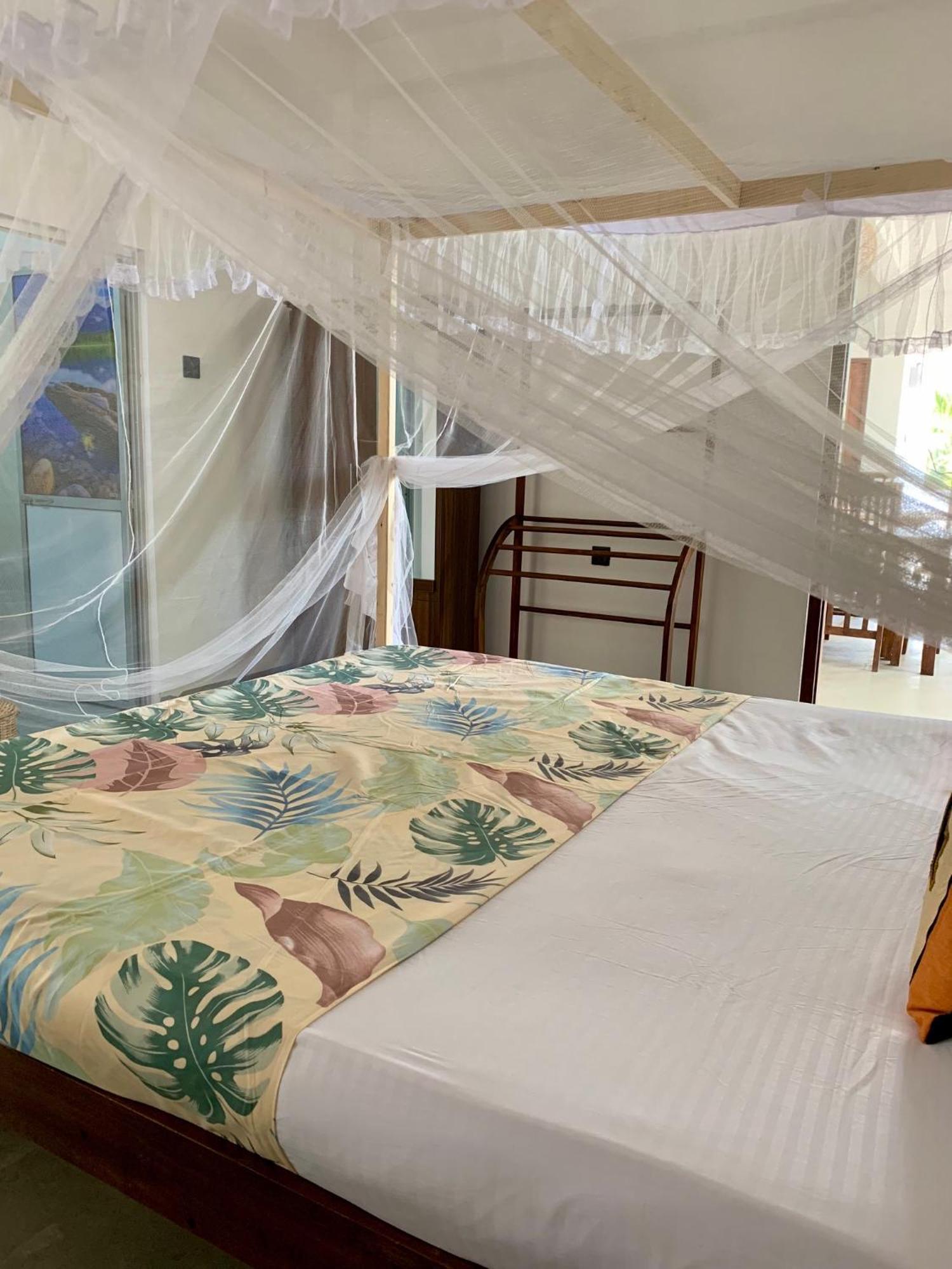 Mrmango Weligama Apartment Bagian luar foto