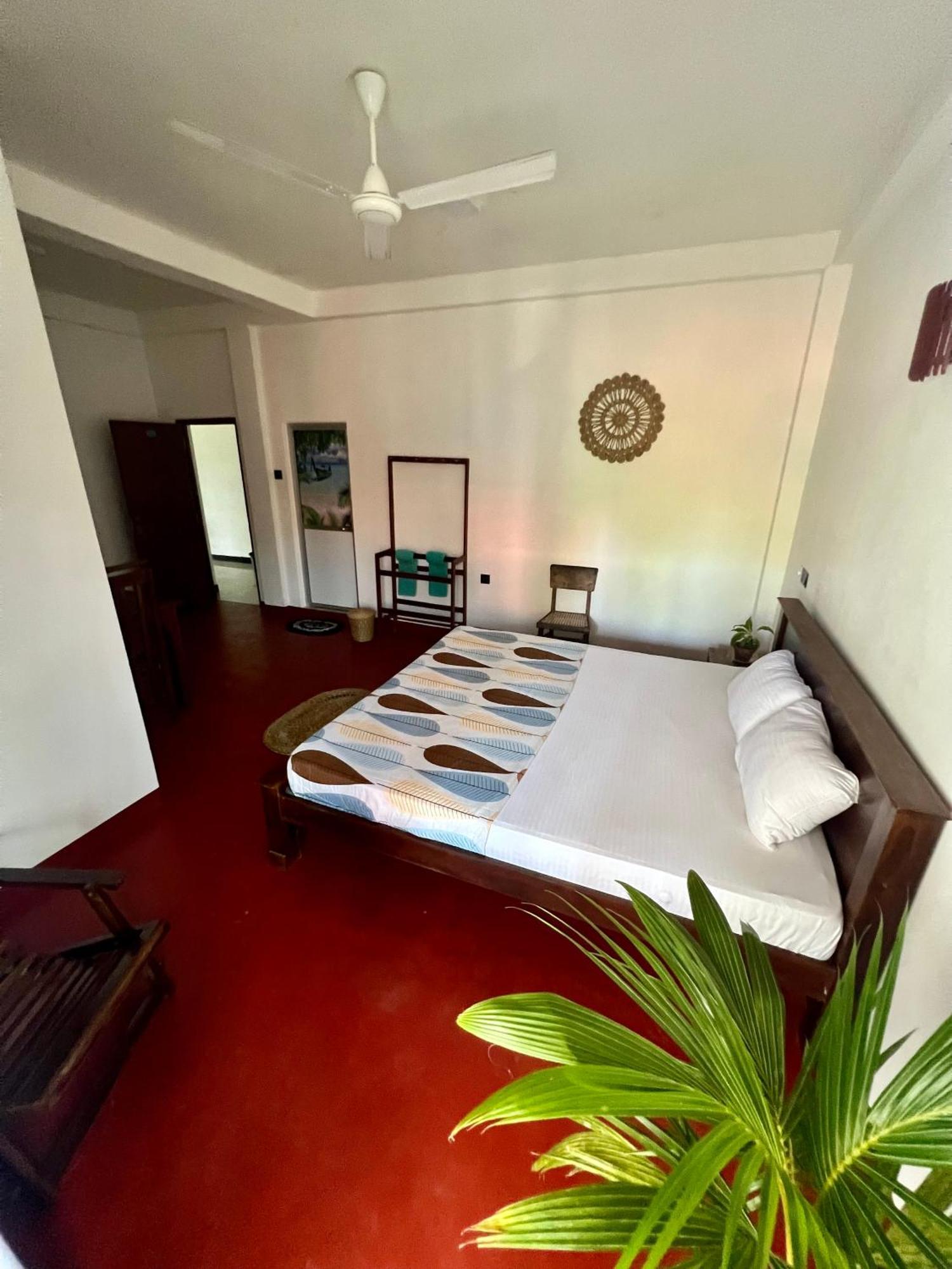 Mrmango Weligama Apartment Bagian luar foto