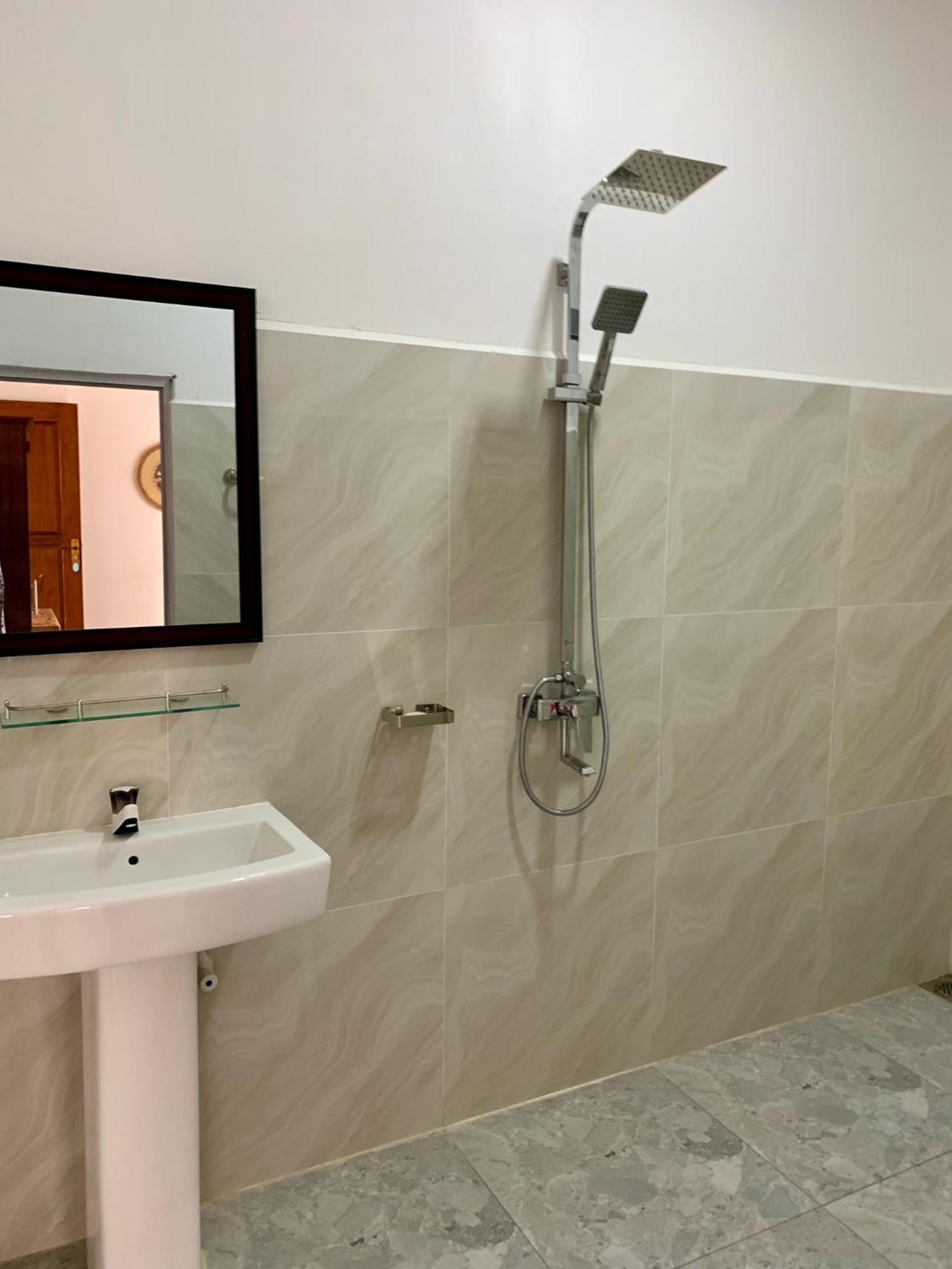 Mrmango Weligama Apartment Bagian luar foto