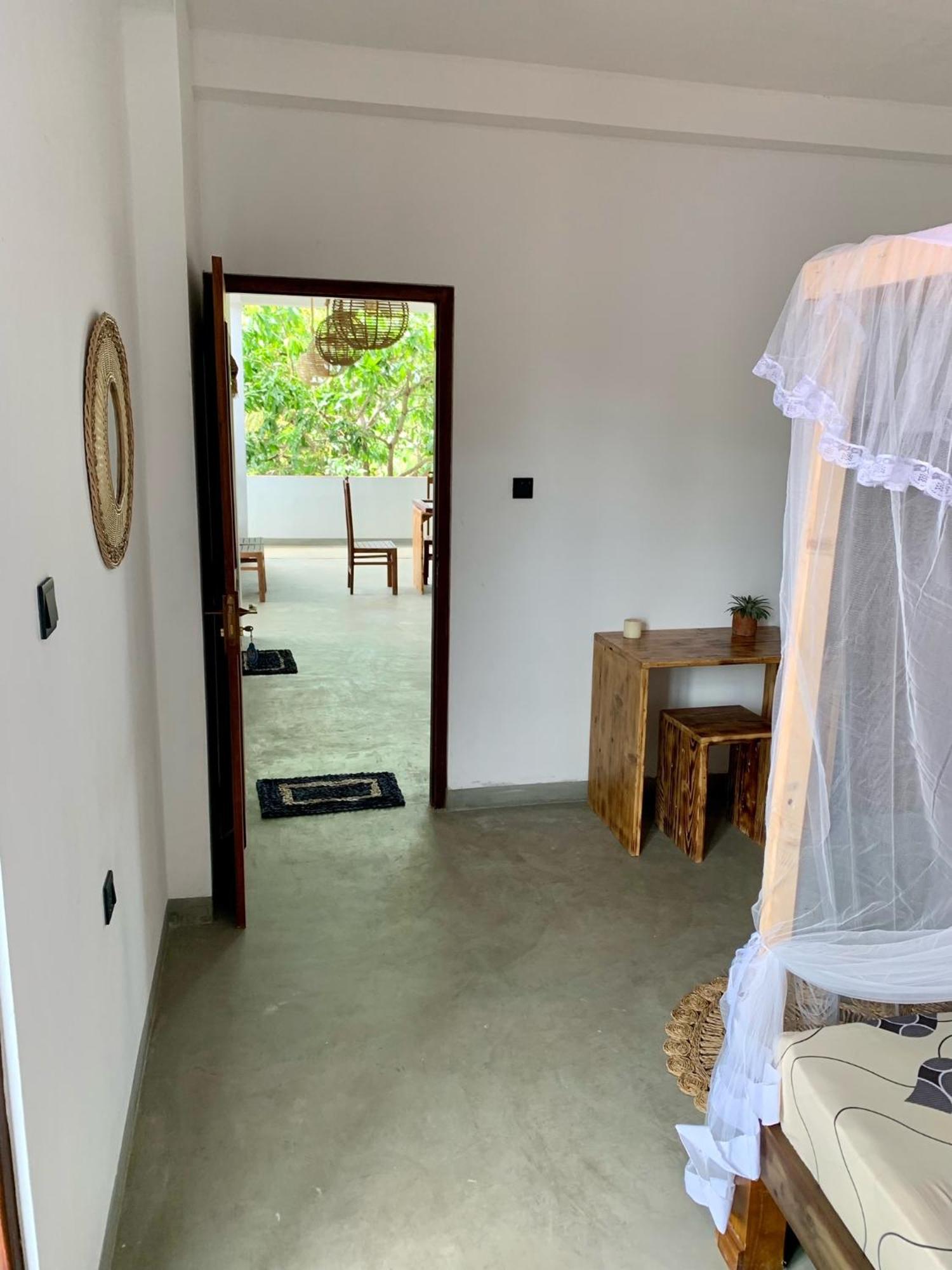 Mrmango Weligama Apartment Bagian luar foto