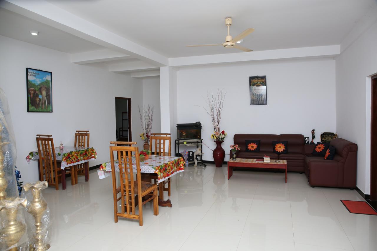 Mrmango Weligama Apartment Bagian luar foto